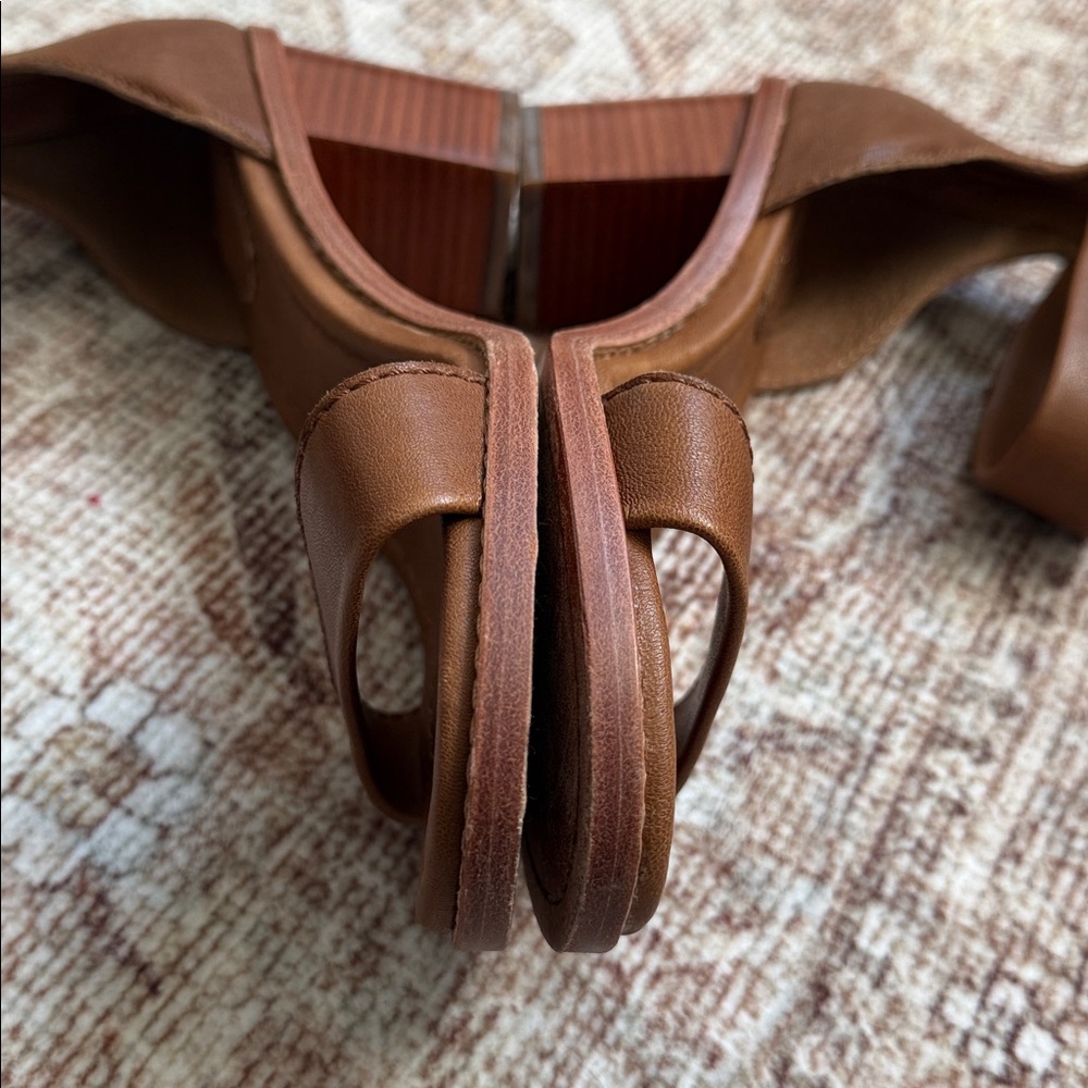 Frye Brielle Back Zip Stacked Heel Ankle Sandal Cognac Leather Women's Size 8 - Picture 9 of 10